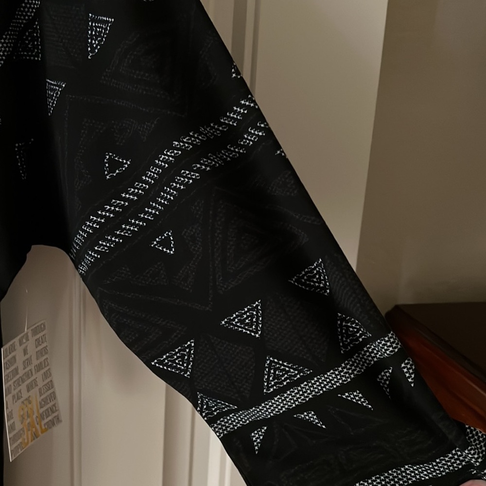 Lularoe Randy - Picture 2 of 4